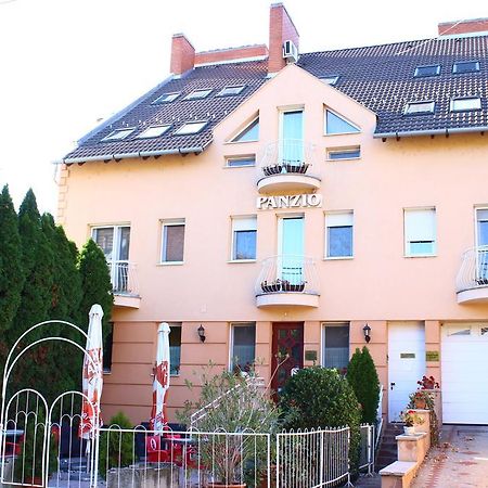 Bed and Breakfast Kalman Panzio Szegedin Exterior foto