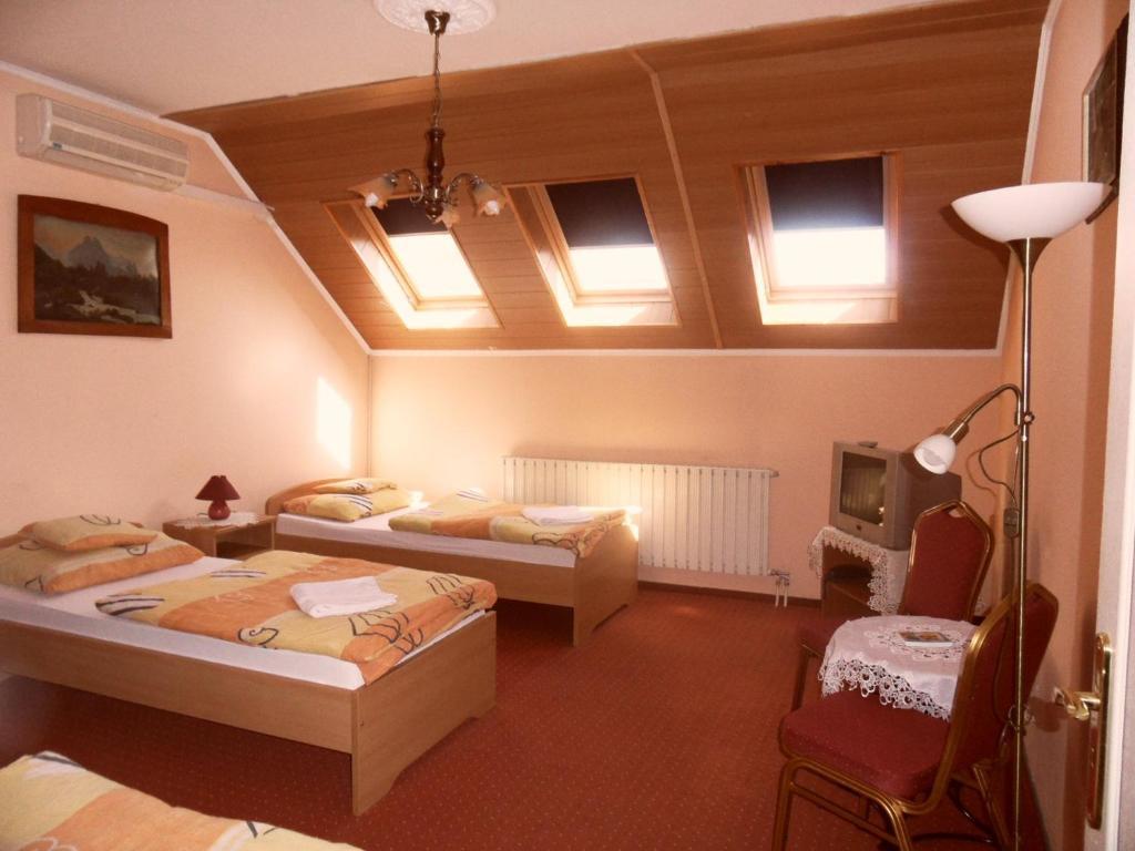 Bed and Breakfast Kalman Panzio Szegedin Zimmer foto