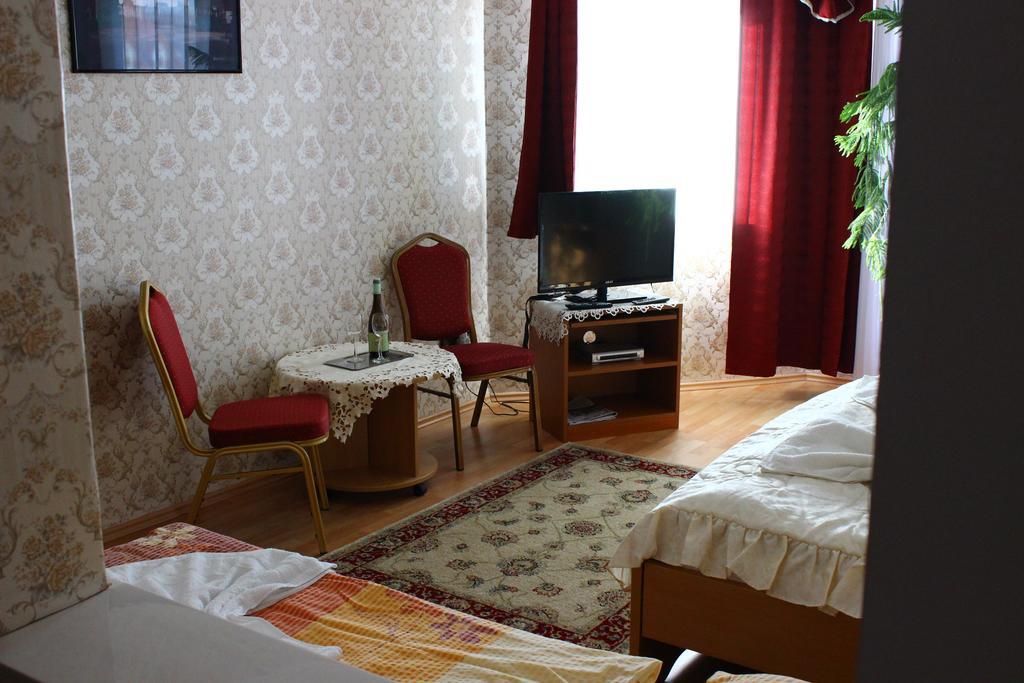 Bed and Breakfast Kalman Panzio Szegedin Exterior foto