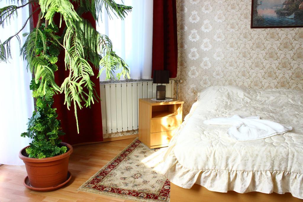 Bed and Breakfast Kalman Panzio Szegedin Exterior foto
