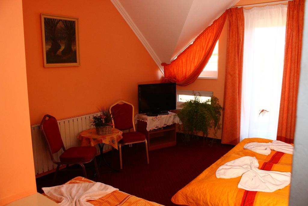Bed and Breakfast Kalman Panzio Szegedin Exterior foto
