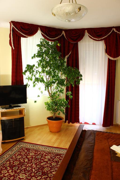 Bed and Breakfast Kalman Panzio Szegedin Exterior foto