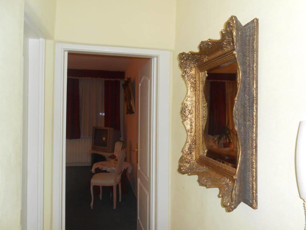Bed and Breakfast Kalman Panzio Szegedin Exterior foto