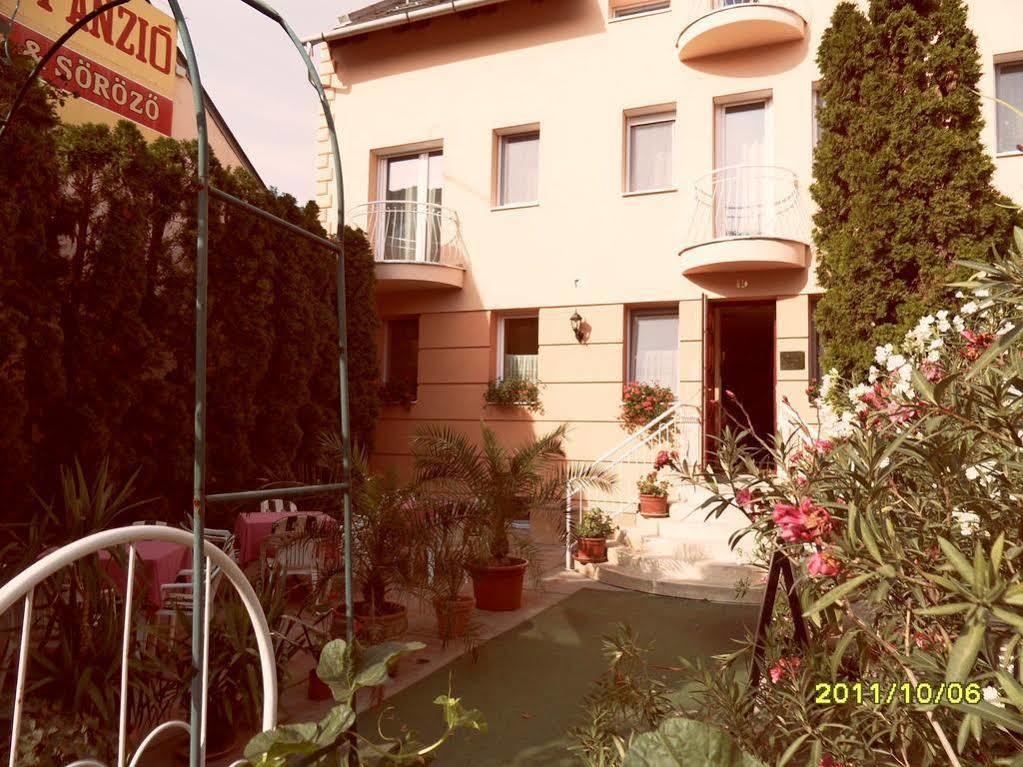 Bed and Breakfast Kalman Panzio Szegedin Exterior foto