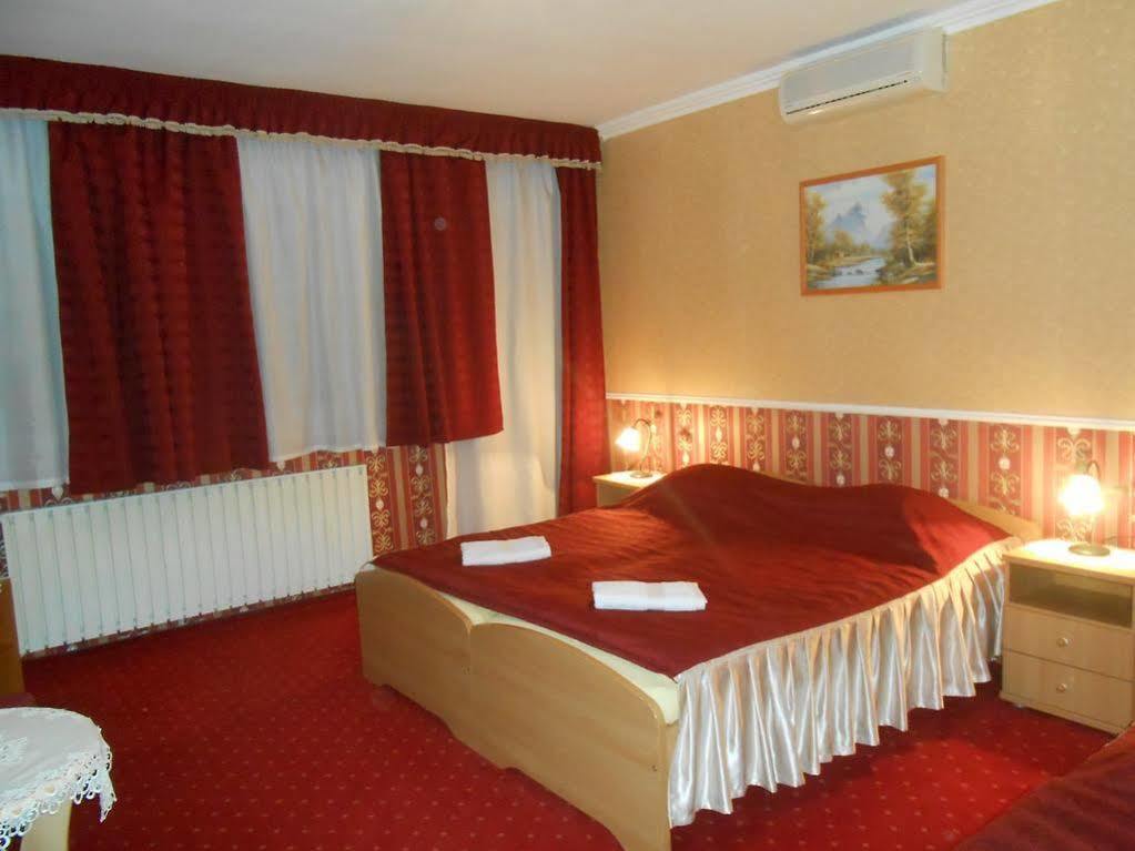 Bed and Breakfast Kalman Panzio Szegedin Exterior foto